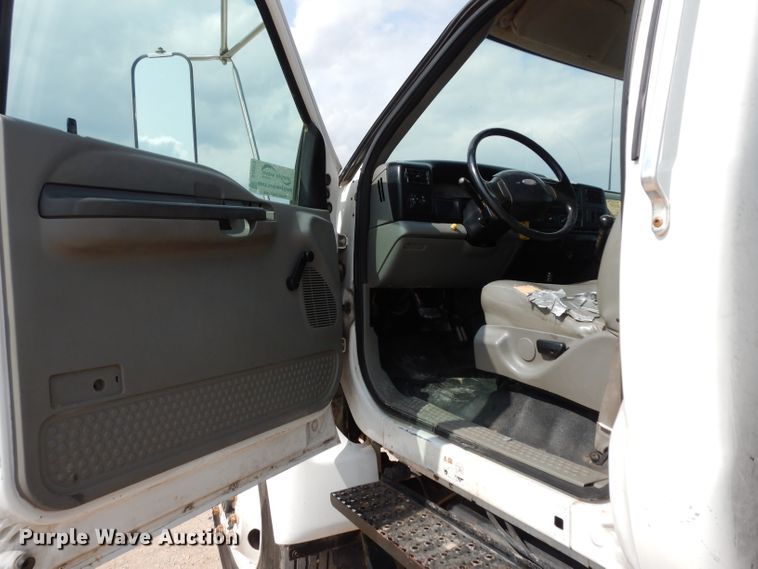 image for item DJ6523 2005 Ford F750 Super Duty  water truck