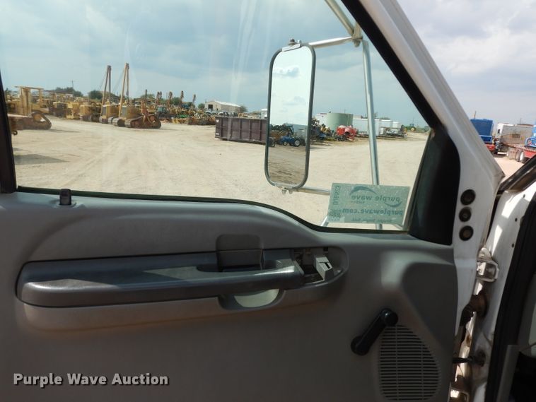 image for item DJ6523 2005 Ford F750 Super Duty  water truck