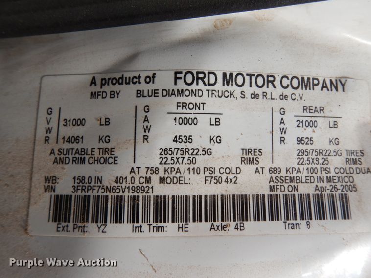 image for item DJ6523 2005 Ford F750 Super Duty  water truck