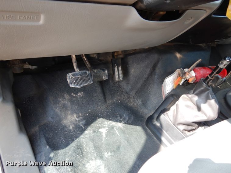 image for item DJ6523 2005 Ford F750 Super Duty  water truck