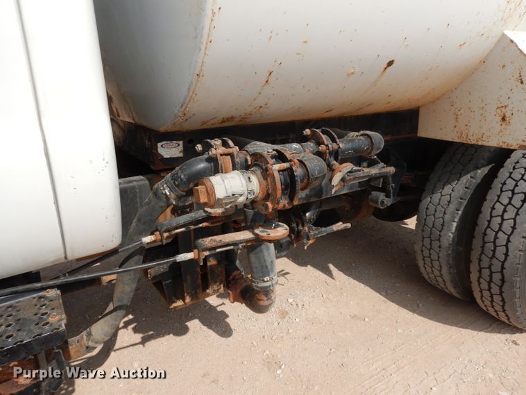 image for item DJ6523 2005 Ford F750 Super Duty  water truck