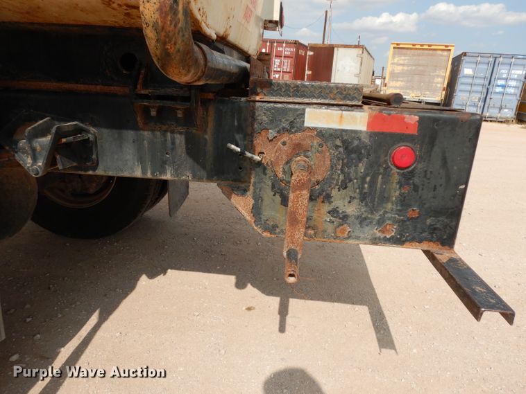 image for item DJ6523 2005 Ford F750 Super Duty  water truck