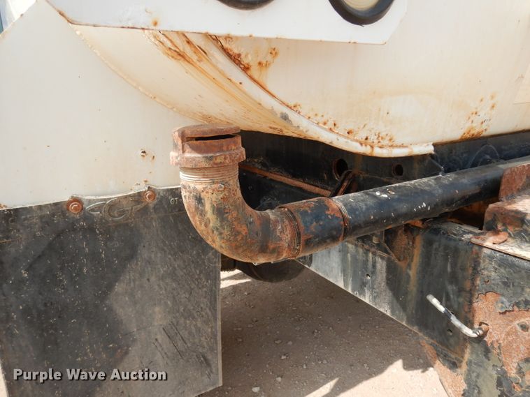 image for item DJ6523 2005 Ford F750 Super Duty  water truck