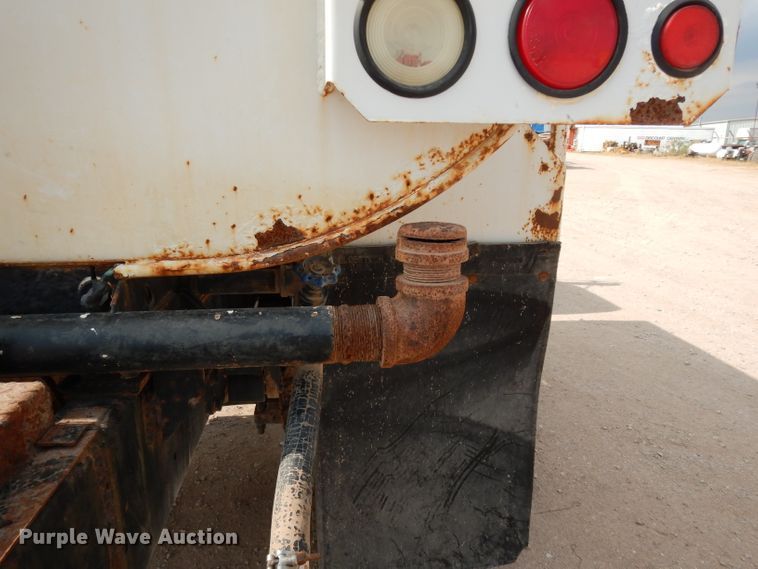 image for item DJ6523 2005 Ford F750 Super Duty  water truck