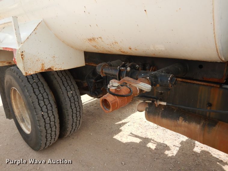 image for item DJ6523 2005 Ford F750 Super Duty  water truck