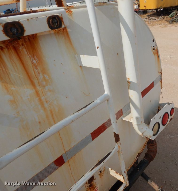 image for item DJ6523 2005 Ford F750 Super Duty  water truck