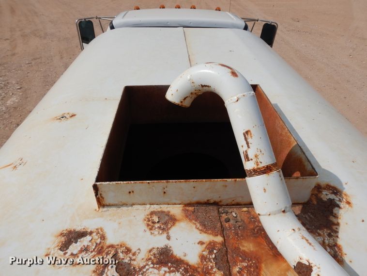 image for item DJ6523 2005 Ford F750 Super Duty  water truck