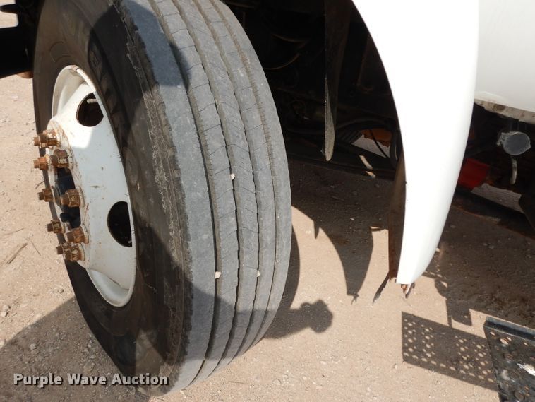 image for item DJ6523 2005 Ford F750 Super Duty  water truck