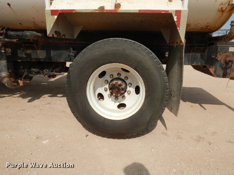 image for item DJ6523 2005 Ford F750 Super Duty  water truck