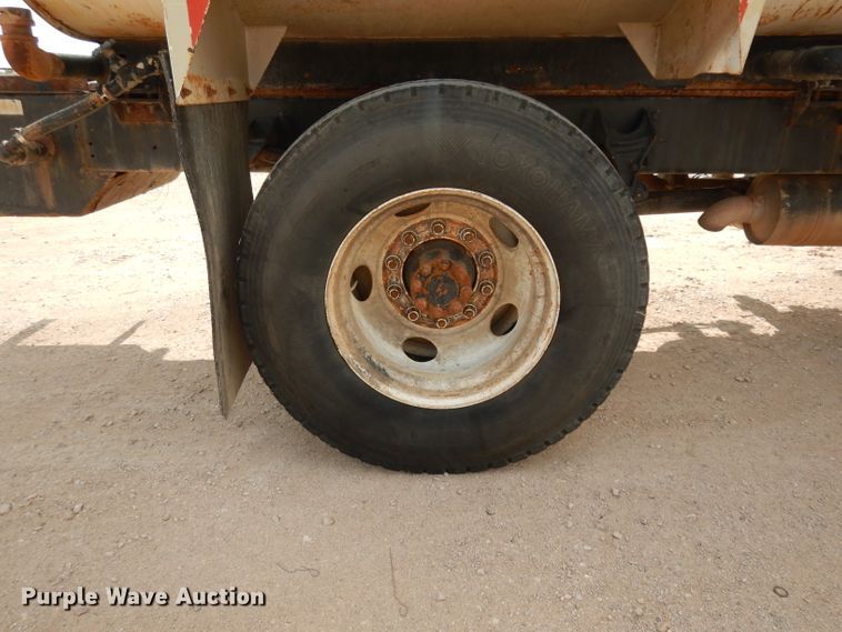 image for item DJ6523 2005 Ford F750 Super Duty  water truck