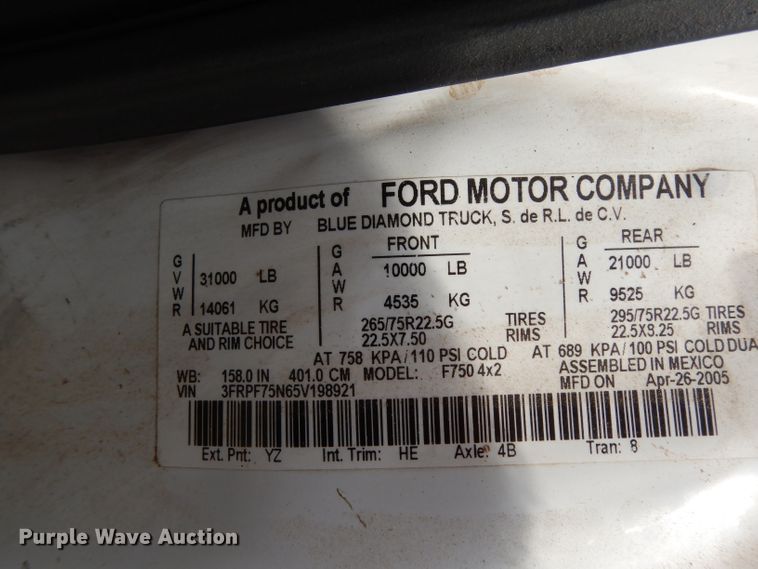 image for item DJ6523 2005 Ford F750 Super Duty  water truck