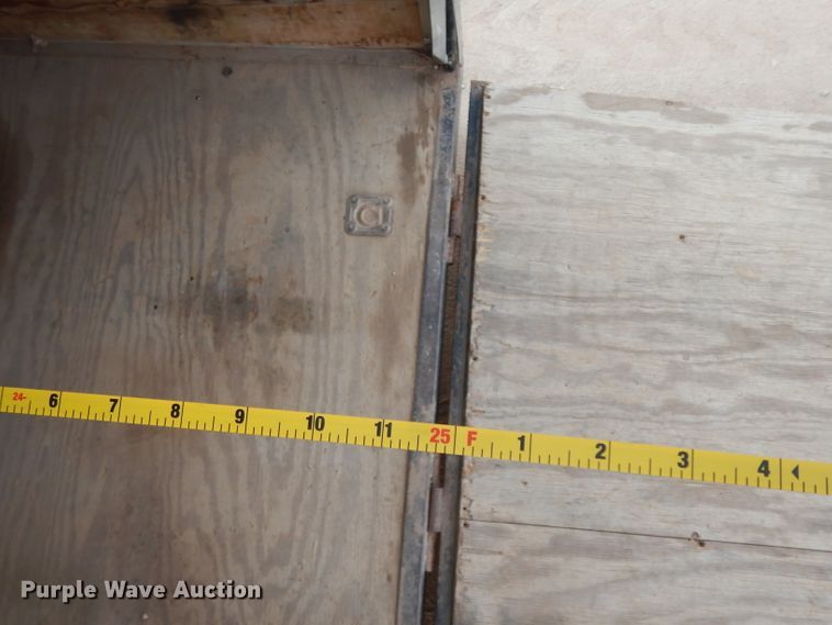 image for item DJ6528 2004 Interstate enclosed cargo trailer