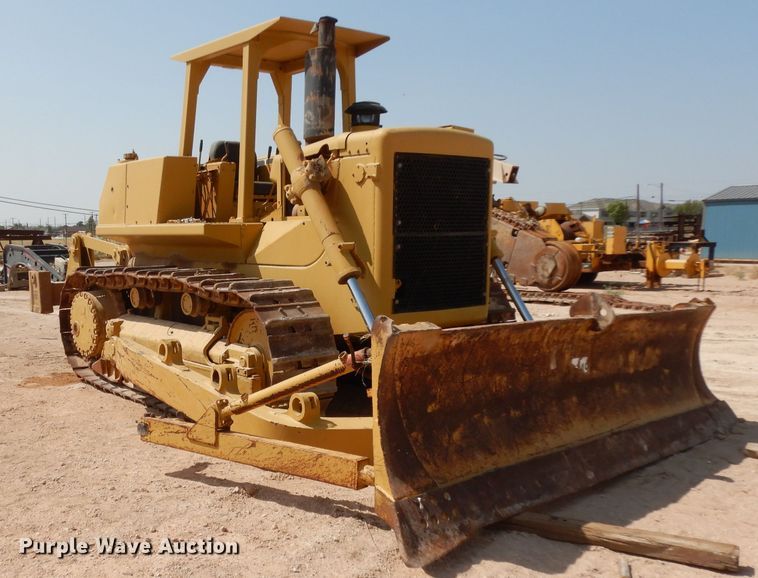 image for item DJ6537 International TD20E  dozer