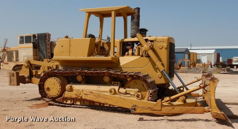 image for item DJ6537 International TD20E  dozer