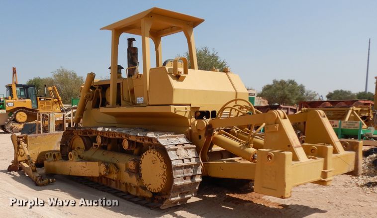 image for item DJ6537 International TD20E  dozer