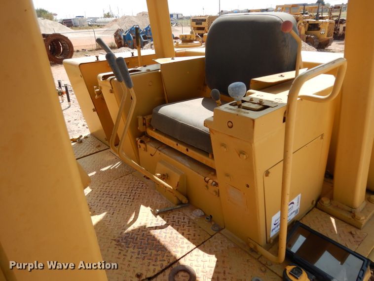 image for item DJ6537 International TD20E  dozer