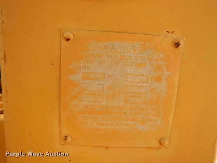 image for item DJ6537 International TD20E  dozer