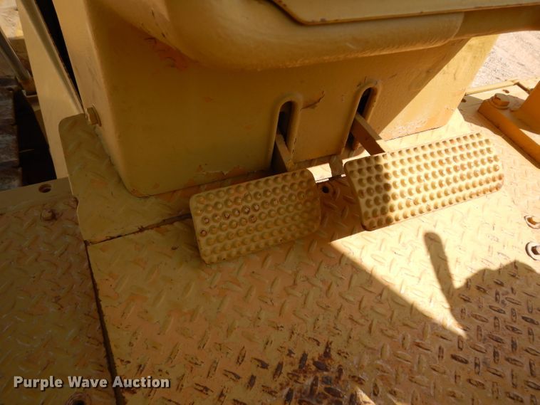 image for item DJ6537 International TD20E  dozer