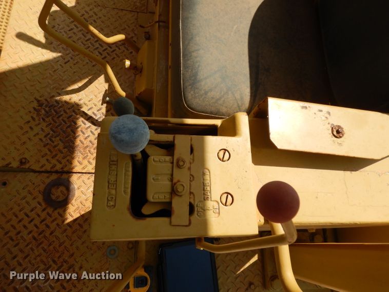 image for item DJ6537 International TD20E  dozer