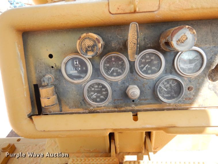 image for item DJ6537 International TD20E  dozer