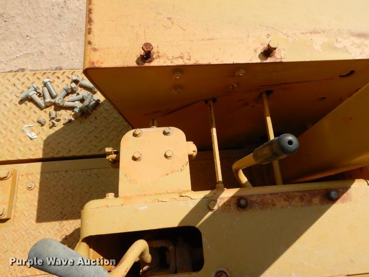 image for item DJ6537 International TD20E  dozer