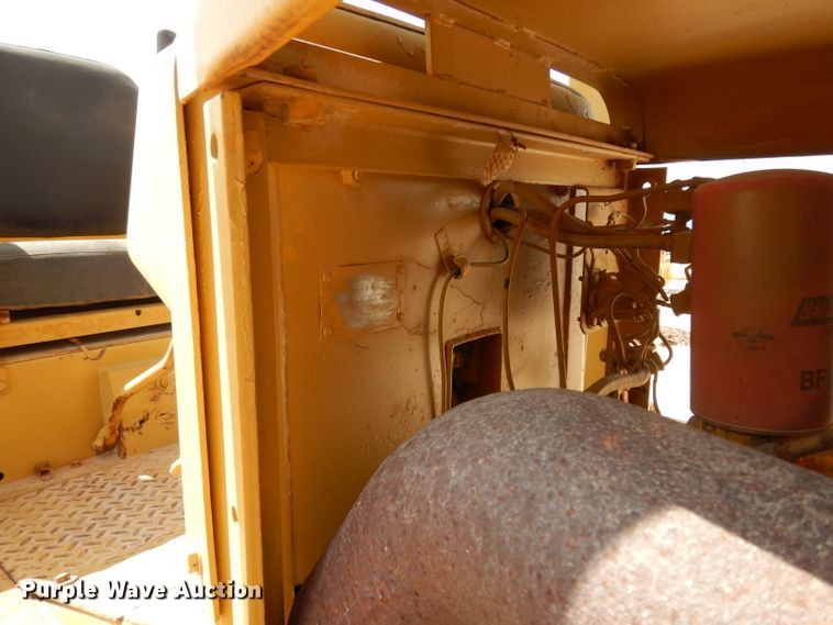 image for item DJ6537 International TD20E  dozer