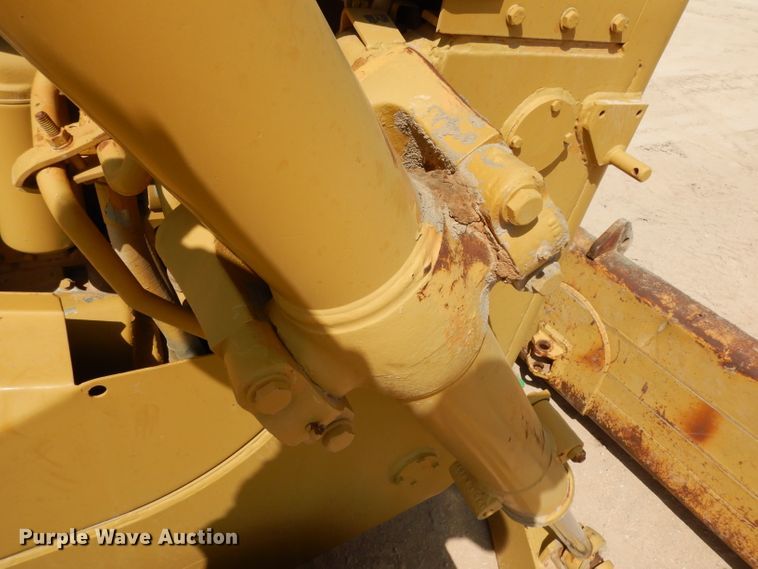 image for item DJ6537 International TD20E  dozer