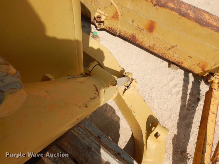 image for item DJ6537 International TD20E  dozer