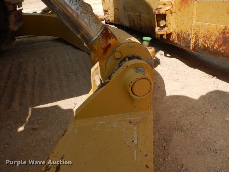 image for item DJ6537 International TD20E  dozer