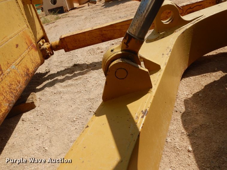 image for item DJ6537 International TD20E  dozer