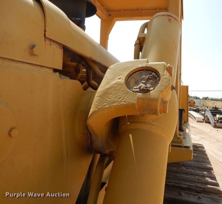 image for item DJ6537 International TD20E  dozer