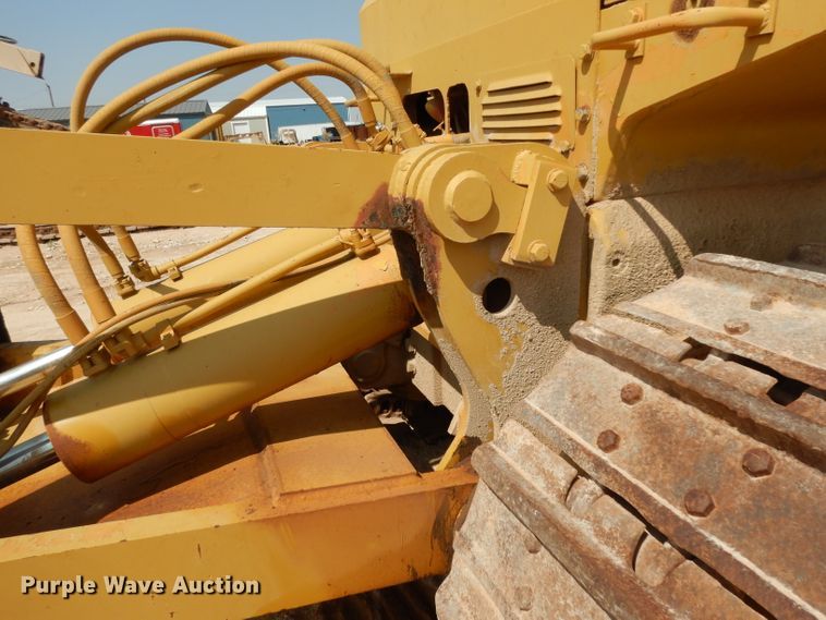 image for item DJ6537 International TD20E  dozer