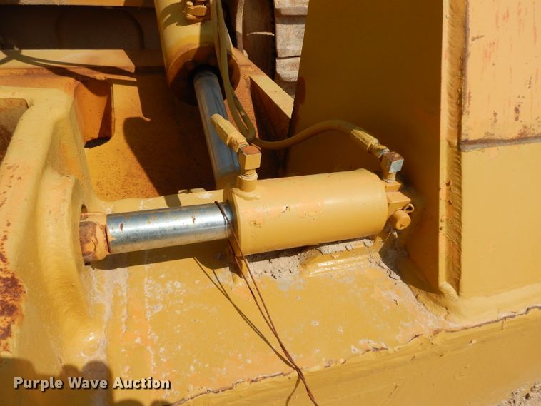 image for item DJ6537 International TD20E  dozer