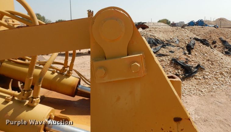 image for item DJ6537 International TD20E  dozer