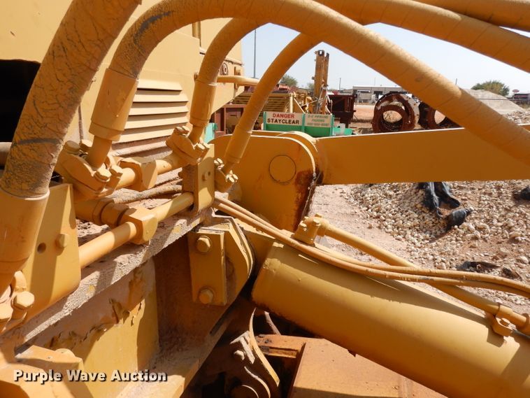 image for item DJ6537 International TD20E  dozer