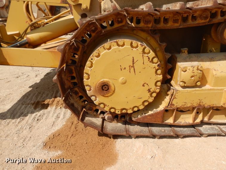 image for item DJ6537 International TD20E  dozer