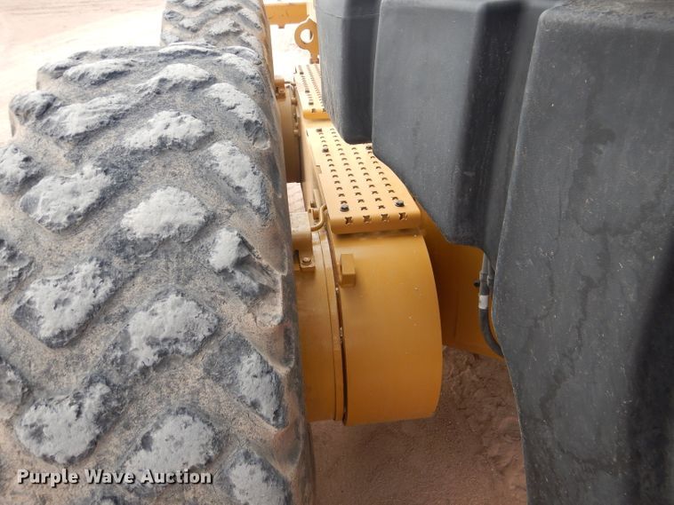 image for item DJ8764 2014 Caterpillar 140M2  motor grader