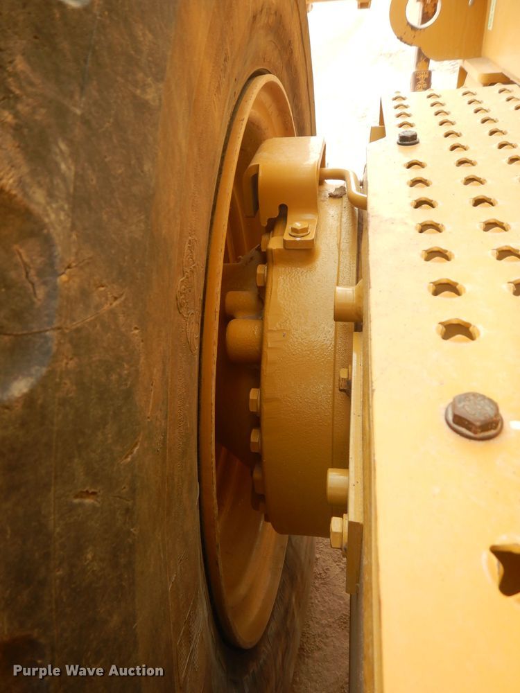 image for item DJ8764 2014 Caterpillar 140M2  motor grader