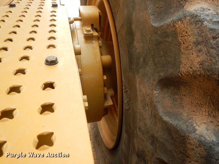 image for item DJ8764 2014 Caterpillar 140M2  motor grader