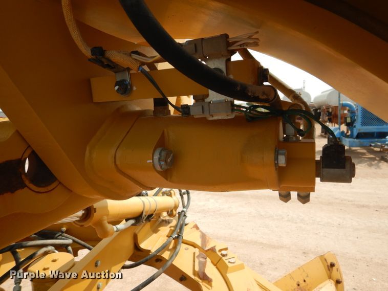 image for item DJ8764 2014 Caterpillar 140M2  motor grader