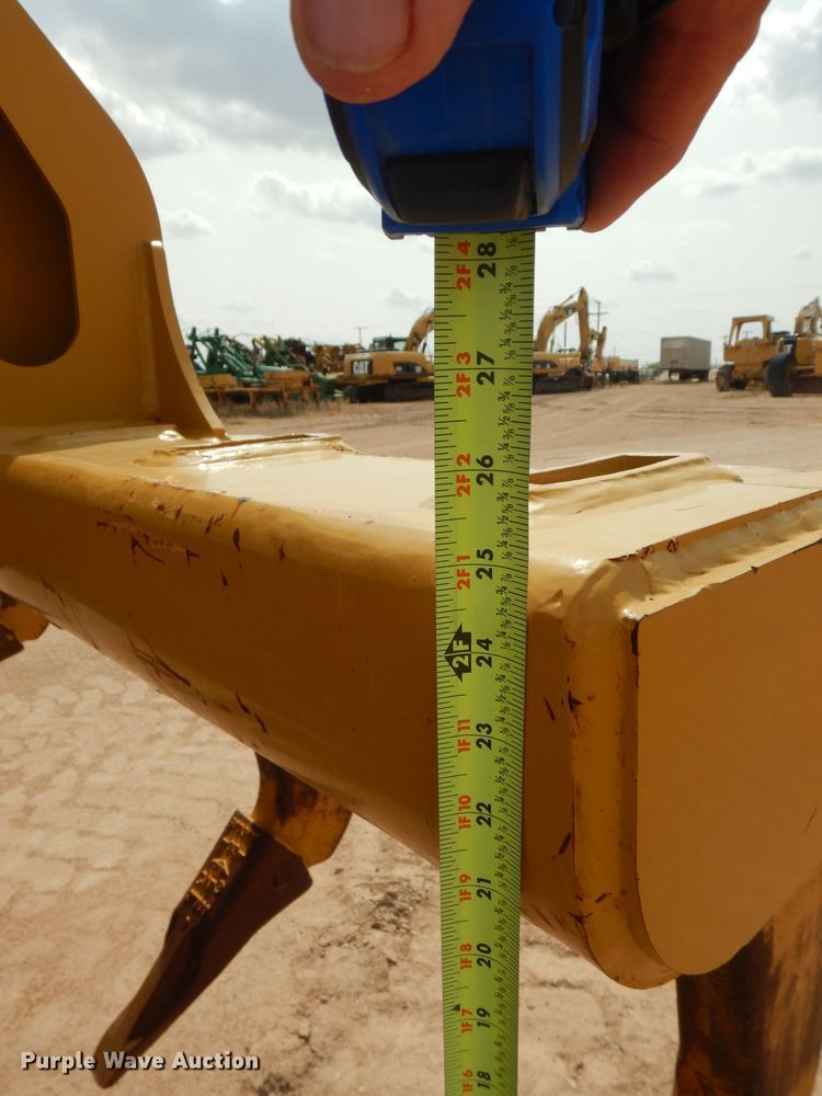 image for item DJ8764 2014 Caterpillar 140M2  motor grader