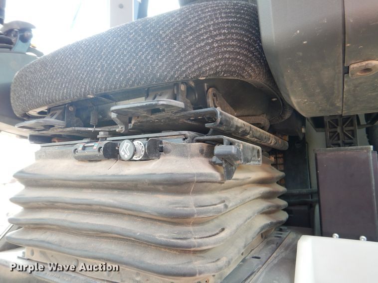 image for item DJ8764 2014 Caterpillar 140M2  motor grader