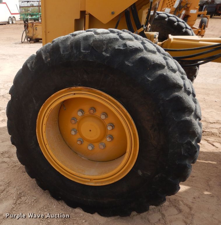image for item DJ8764 2014 Caterpillar 140M2  motor grader