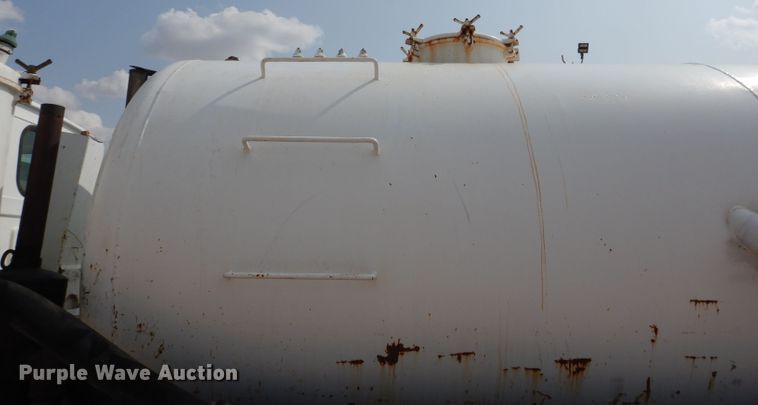 image for item DJ8765 1999 Sterling A-Line  tank truck