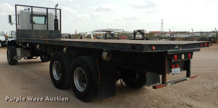 image for item DJ8766 1997 Peterbilt 357  flatbed truck