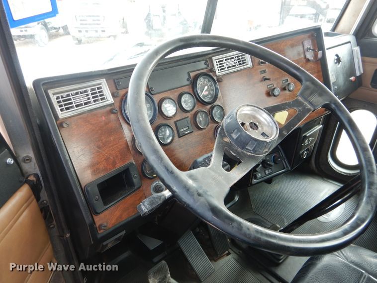 image for item DJ8766 1997 Peterbilt 357  flatbed truck