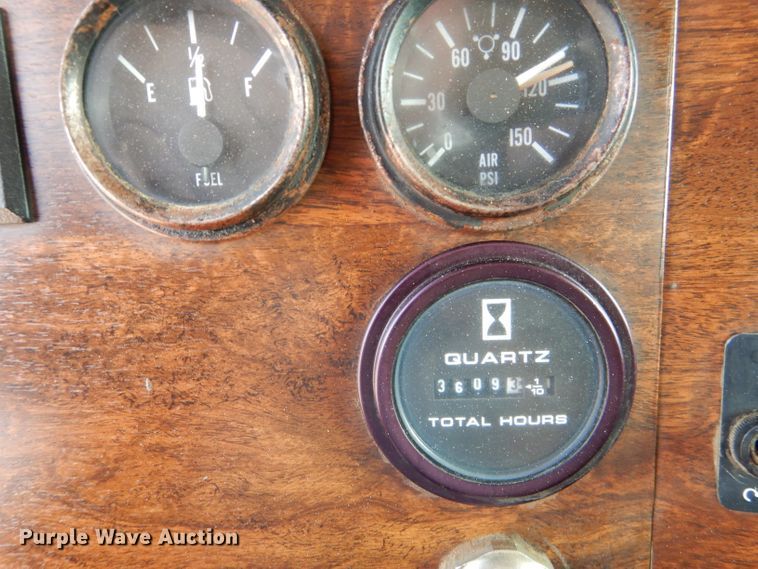 image for item DJ8766 1997 Peterbilt 357  flatbed truck