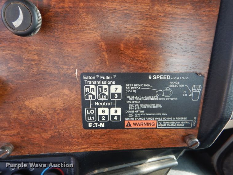 image for item DJ8766 1997 Peterbilt 357  flatbed truck