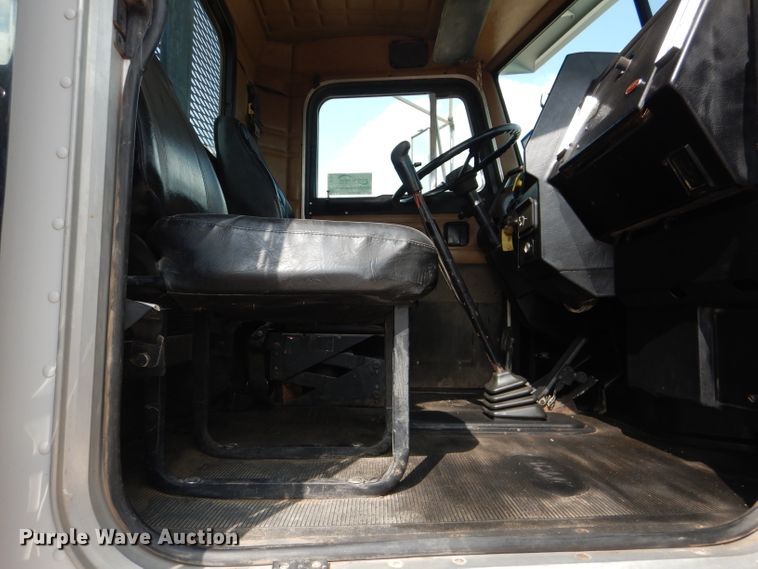 image for item DJ8766 1997 Peterbilt 357  flatbed truck