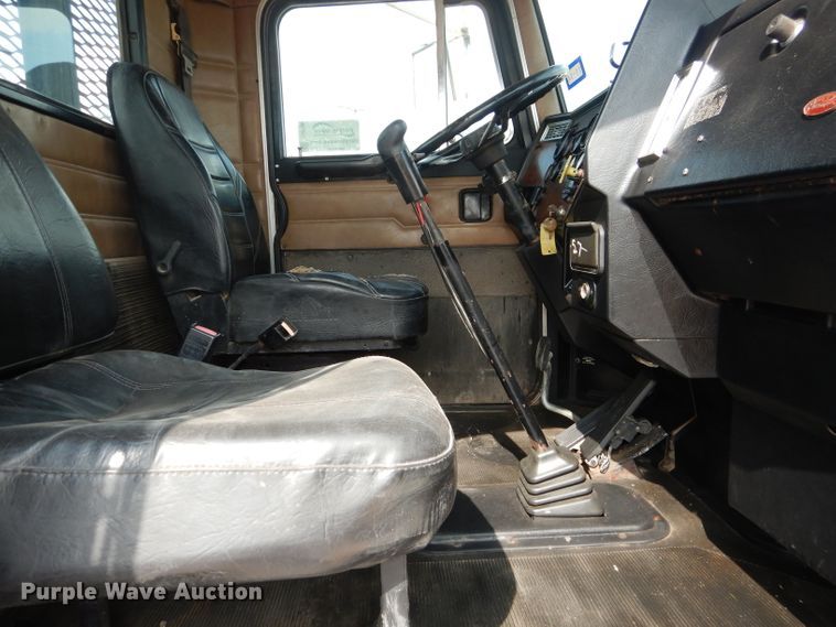 image for item DJ8766 1997 Peterbilt 357  flatbed truck